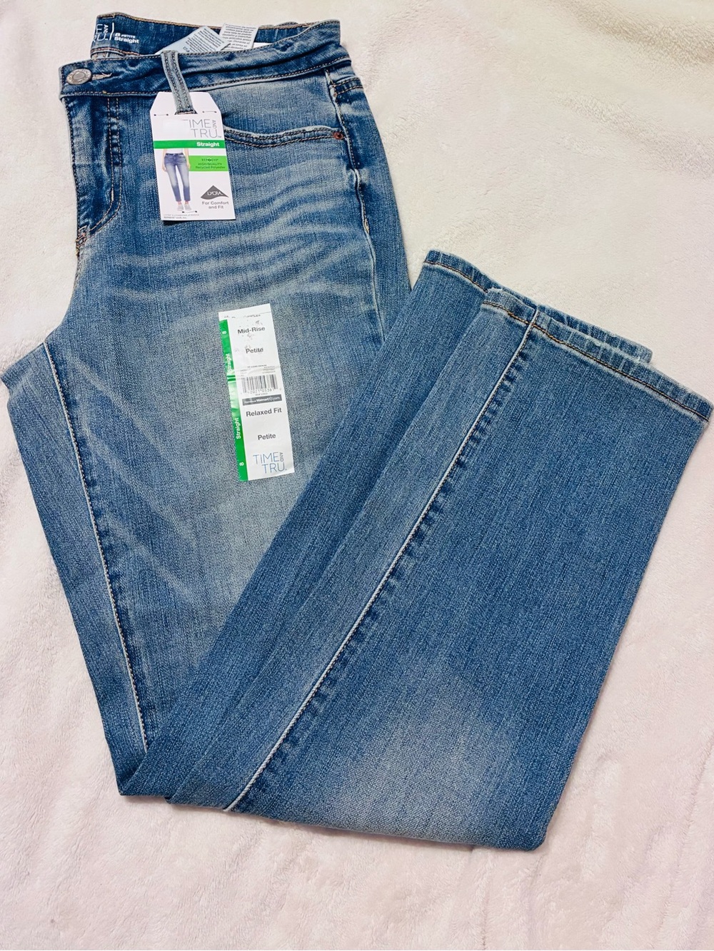 NWT Time and Tru Straight Leg Mid-Rise Relaxed Fit Medium Wash Jean Size 8P